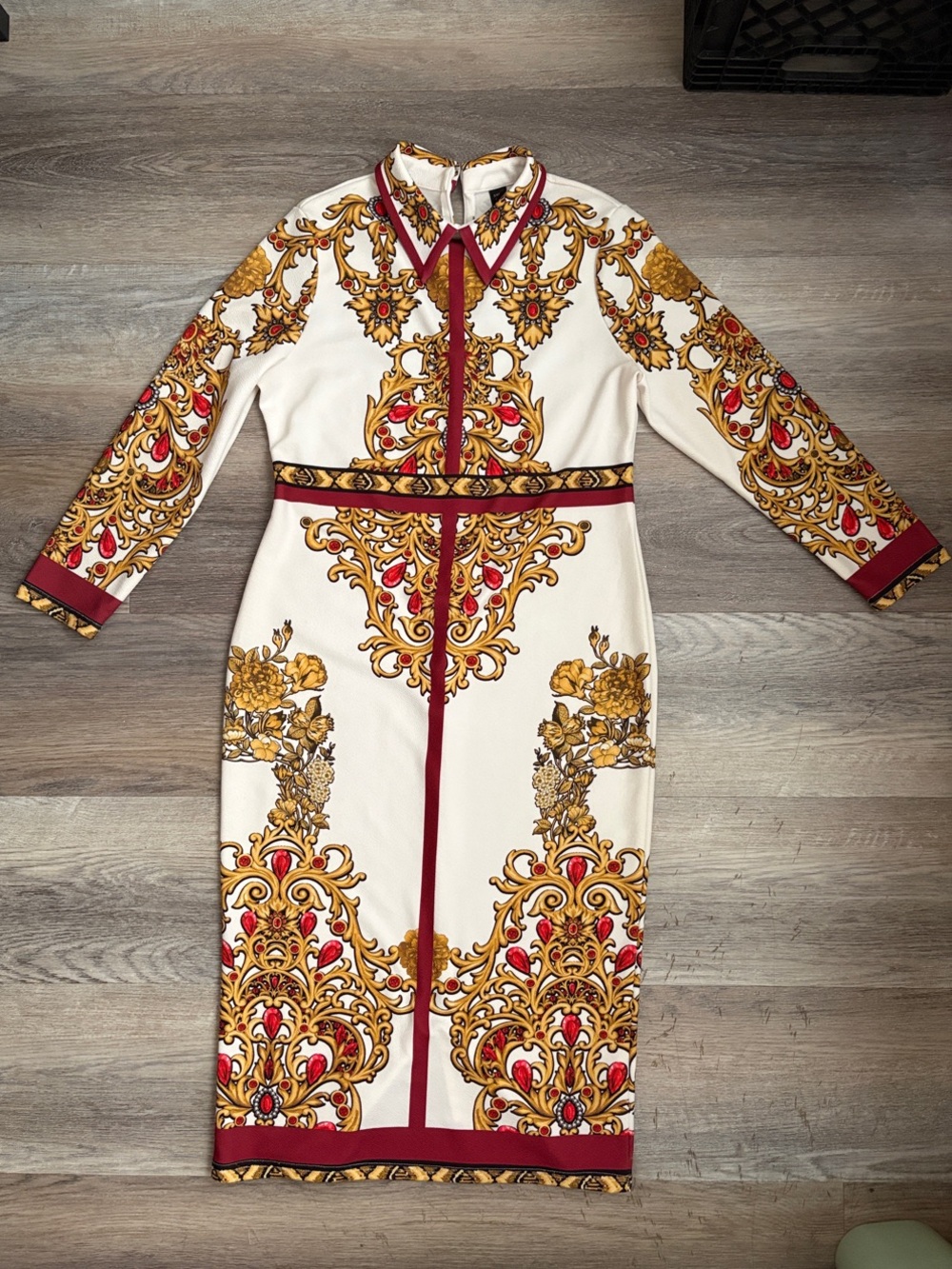 SHEIN White Long Sleeve Baroque-Print Sheath Dress with Gold and Red Accents